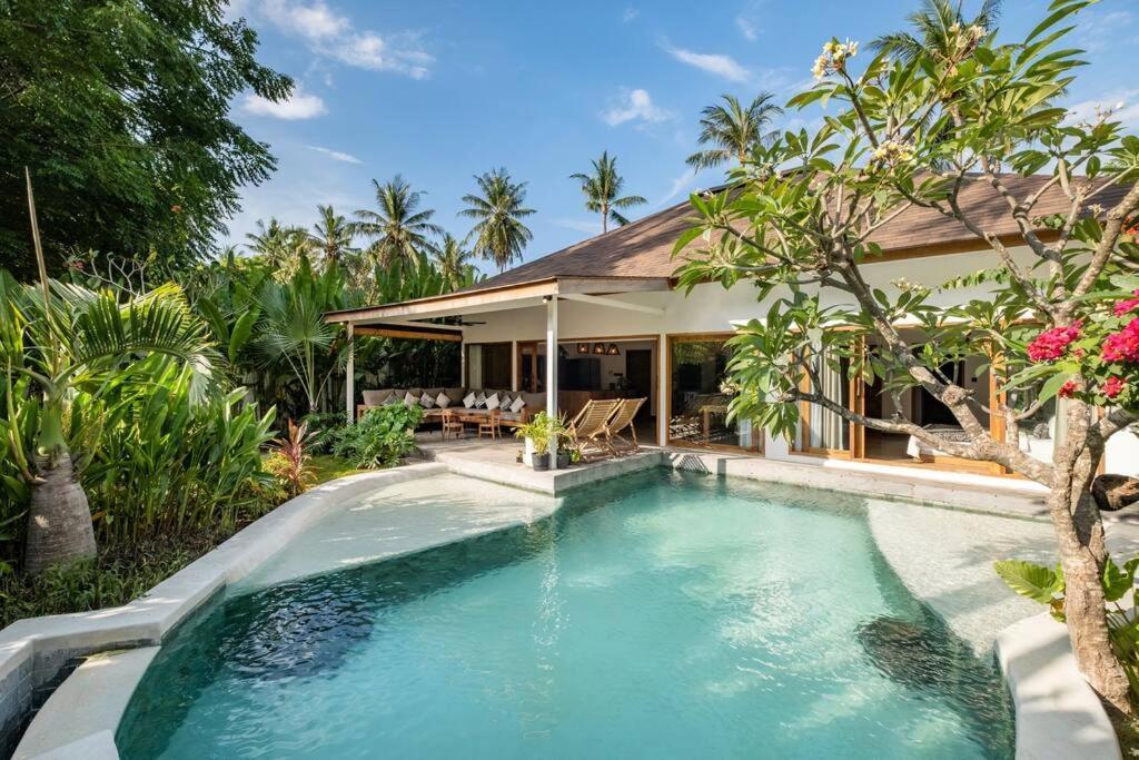 Villa Designer New 3bdr - Lush Garden+pool *