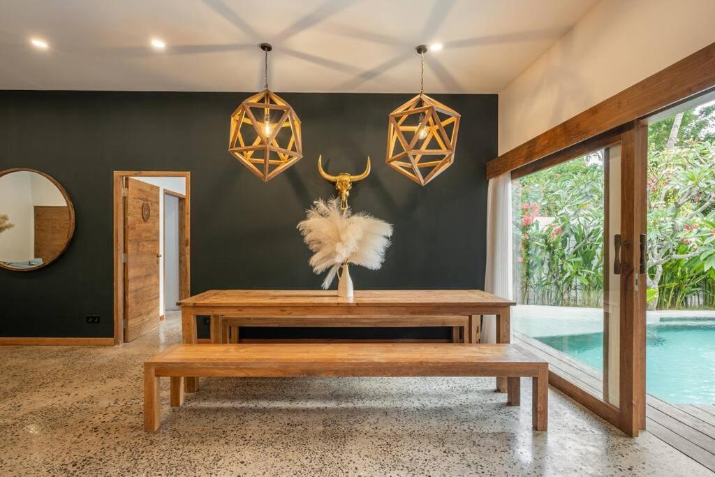 Designer New 3bdr - Lush Garden+pool Gili Trawangan