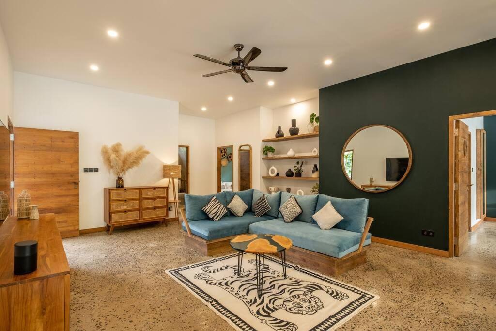 Designer New 3bdr - Lush Garden+pool Villa