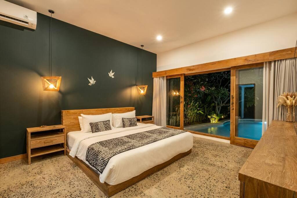 Designer New 3bdr - Lush Garden+pool Villa *