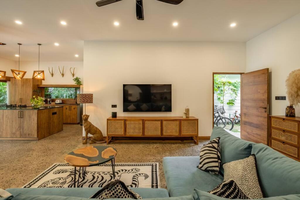 Villa Designer New 3bdr - Lush Garden+pool Gili Trawangan