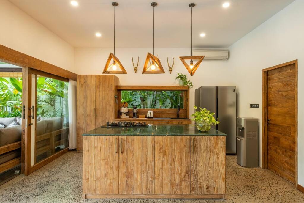 Designer New 3bdr - Lush Garden+pool Villa Gili Trawangan