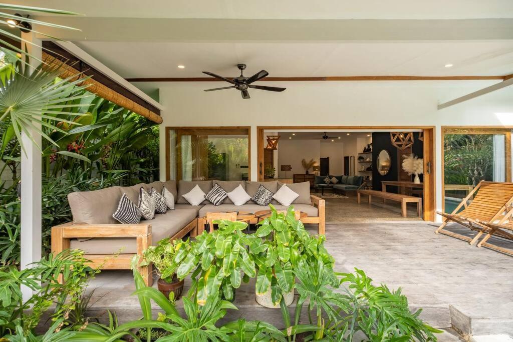 Designer New 3bdr - Lush Garden+pool Villa *