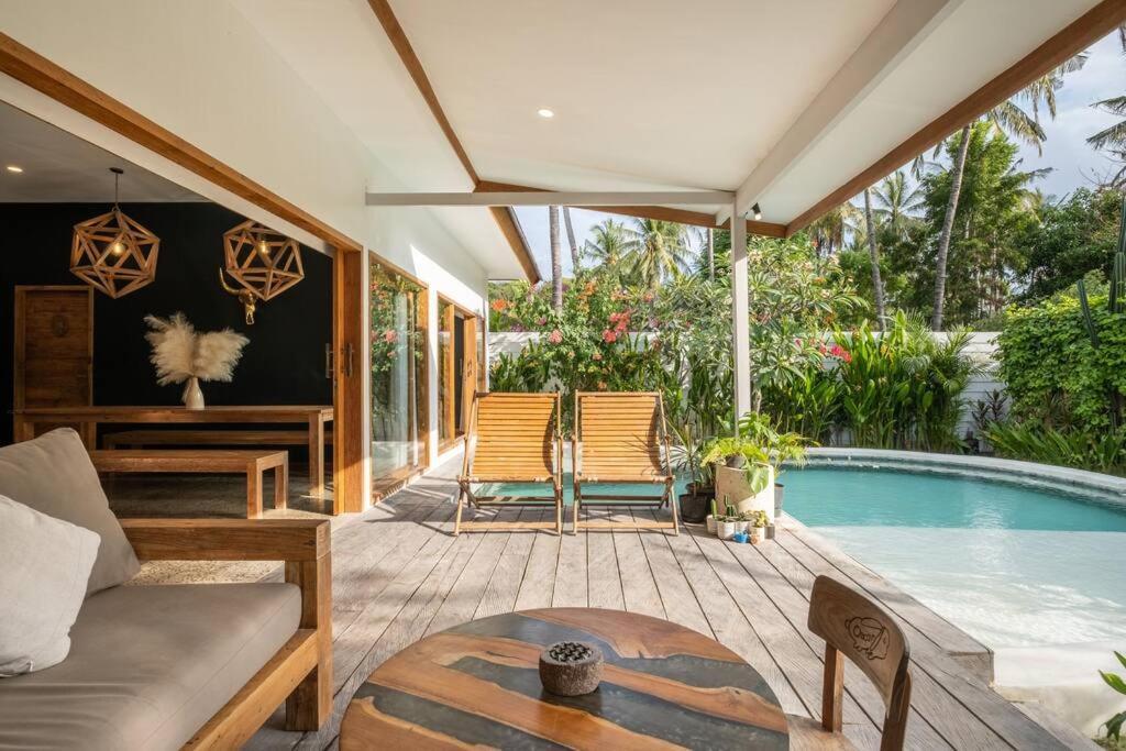 Designer New 3bdr - Lush Garden+pool Gili Trawangan